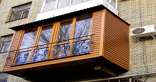 Внешняя отделка балкона Луга цена от 1042 руб. м/2.